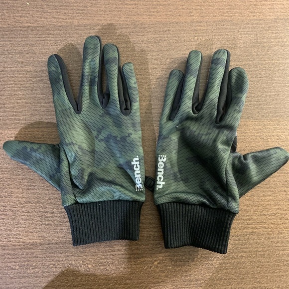 Bench Other - Bench Green and Black Grip Gloves Large/Extra Large Size - Brand New